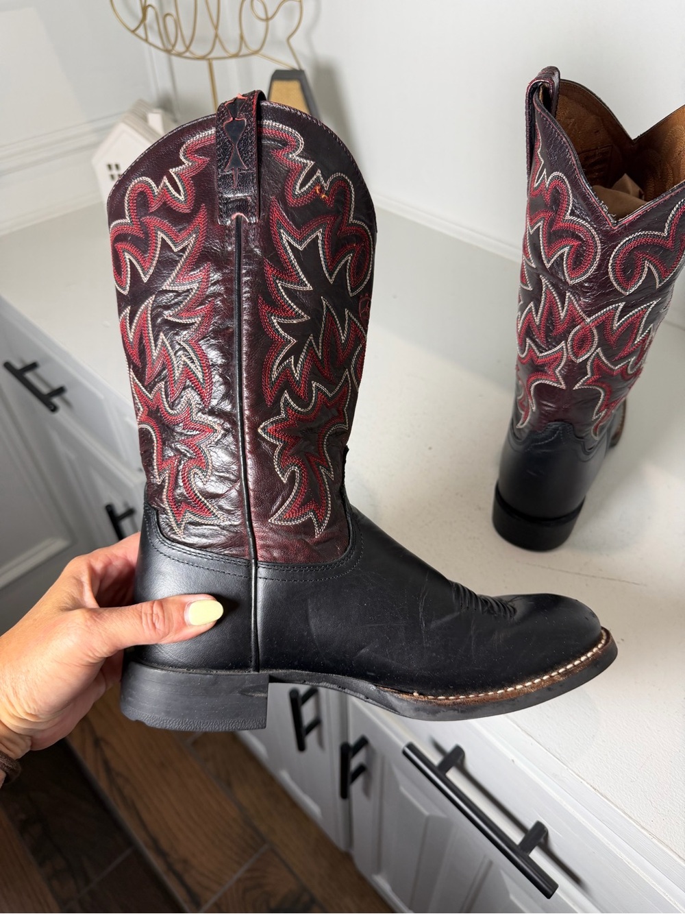 Ariat Womens 6 Black Leather Red Embroidered Square Toe Cowboy Boots Western - Picture 7 of 9